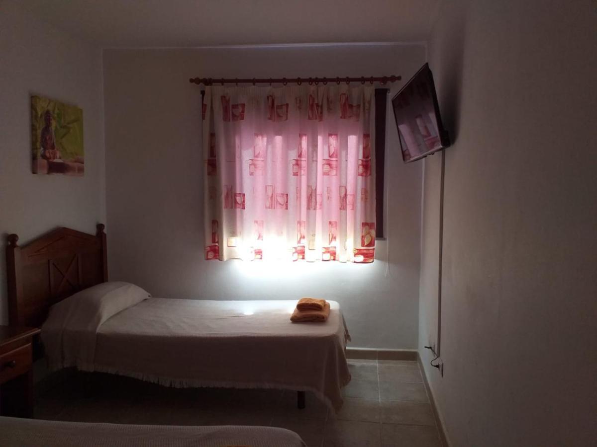 Apartamentos Maria La Restinga Luaran gambar